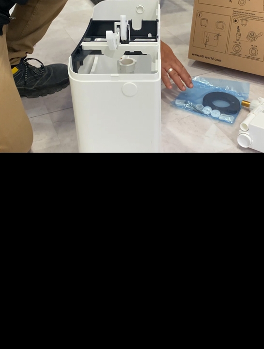 Come sostituire una ceramica monoblocco con cassetta esterna Zaffiro